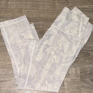 * Lululemon Wunder Under Leggings - Size 6
